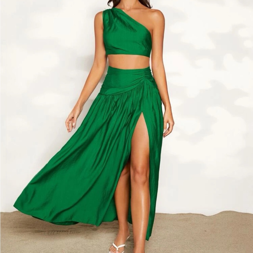 One Shoulder Crop Top & Ruched Slit Skirt